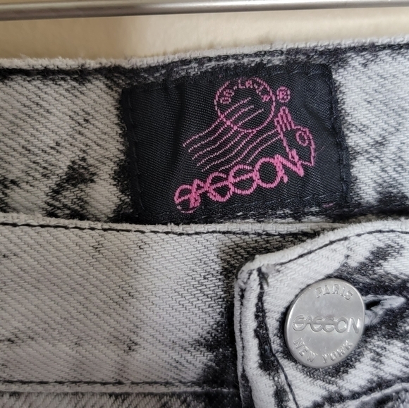 Vintage Sasson | Bleached Acid Wash High Waisted Tapered Leg Mom Jeans - Picture 2 of 6